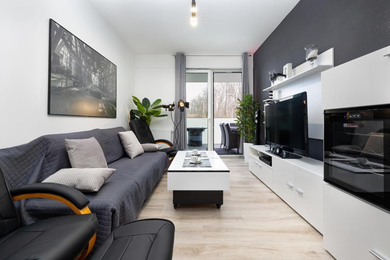 Platinium Apartment By Renters Prestige Rewal Ngoại thất bức ảnh